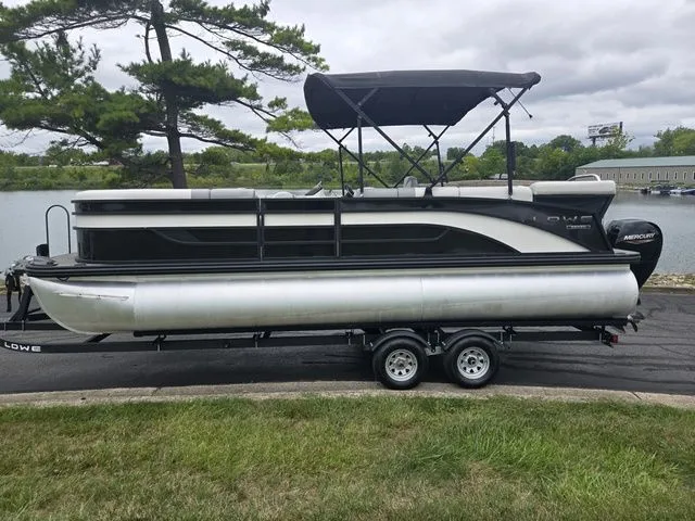 Slide: The Image of Lowe SS 230 Conversion Lounge 2022 - 9