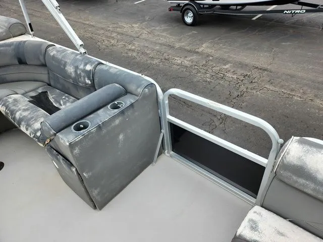 Slide: The Image of Misty Harbor 2085 CR (Adventure Cruisers) 2010 - 11