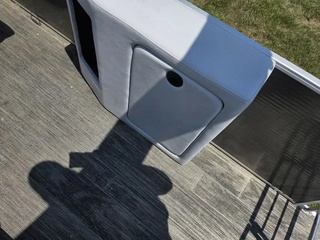 Slide: The Image of Sweetwater SW 2286 SFL 2021 - 19