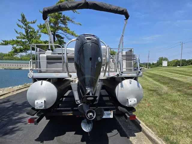 Slide: The Image of Sweetwater SW 2286 SFL 2021 - 3