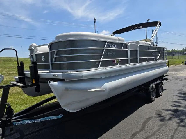 Slide: The Image of Sweetwater SW 2286 SFL 2021 - 6