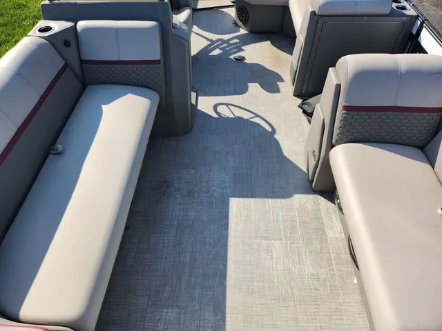 Slide: The Image of Qwest E20 XRE CRUISE 2024 - 11