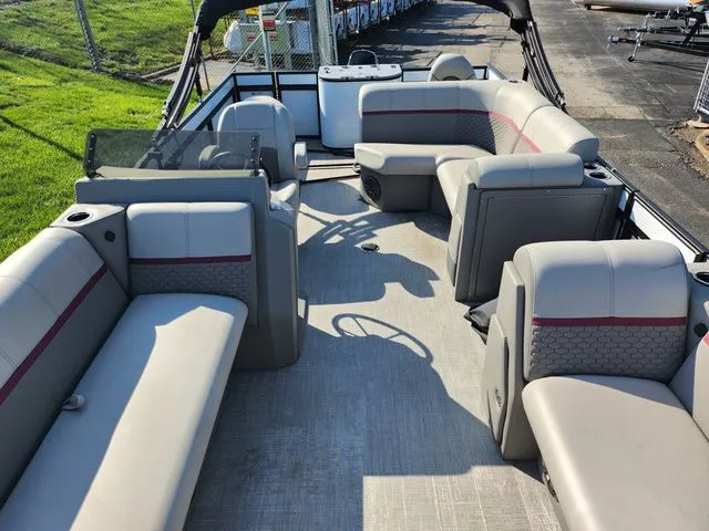 Slide: The Image of Qwest E20 XRE CRUISE 2024 - 13