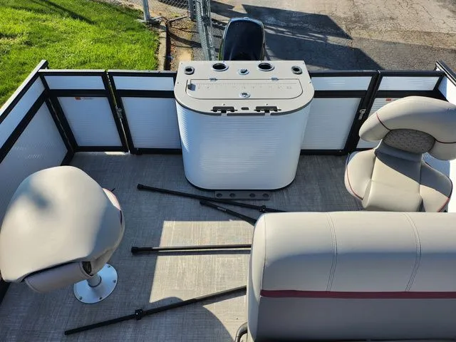 Slide: The Image of Qwest E20 XRE CRUISE 2024 - 16