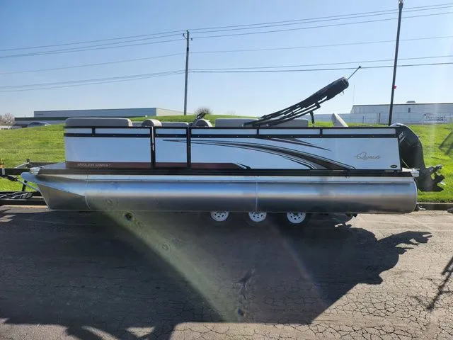 Slide: The Image of Qwest E20 XRE CRUISE 2024 - 3