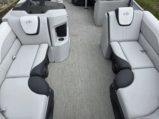 Slide: The Image of Avalon LSZ - 21 FT Cruise Rear Bench 2024 - 12