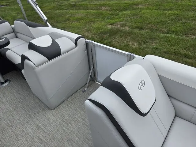 Slide: The Image of Avalon LSZ - 21 FT Cruise Rear Bench 2024 - 13