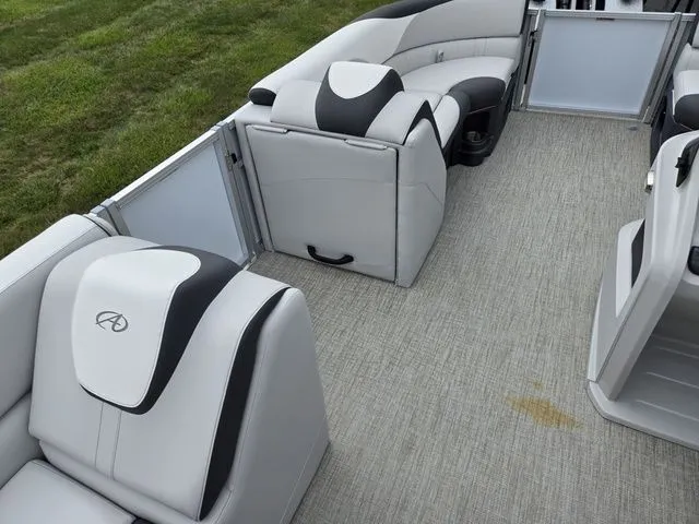 Slide: The Image of Avalon LSZ - 21 FT Cruise Rear Bench 2024 - 21