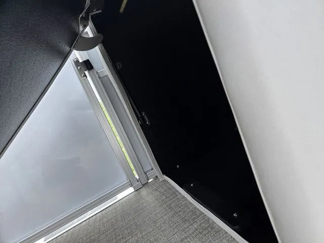 Slide: The Image of Avalon LSZ - 21 FT Cruise Rear Bench 2024 - 22