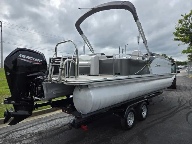 Slide: The Image of Avalon LSZ - 21 FT Cruise Rear Bench 2024 - 4