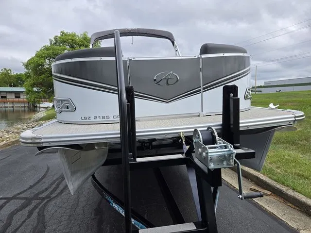 Slide: The Image of Avalon LSZ - 21 FT Cruise Rear Bench 2024 - 7