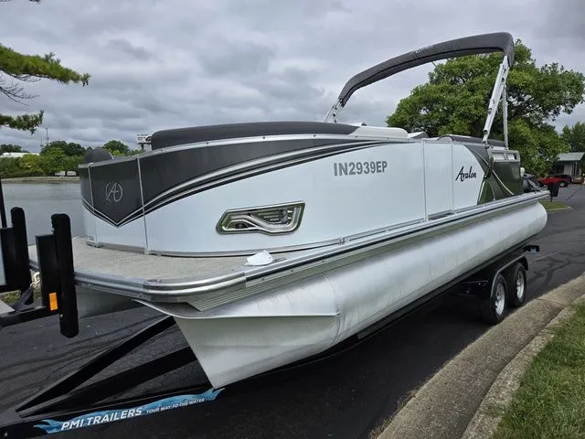 Slide: The Image of Avalon LSZ - 21 FT Cruise Rear Bench 2024 - 9