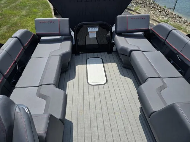 Slide: The Image of Manitou Explore 22 Max Bench 2024 - 14