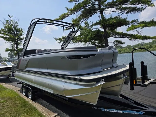 Slide: The Image of Manitou Explore 22 Max Bench 2024 - 9