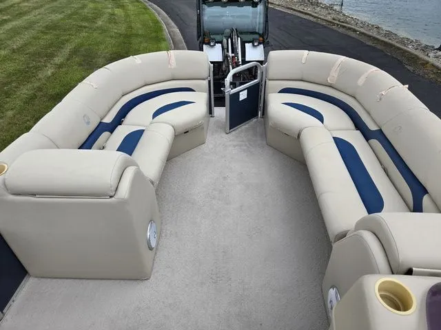 Slide: The Image of Lowe Ss 230 2014 - 23