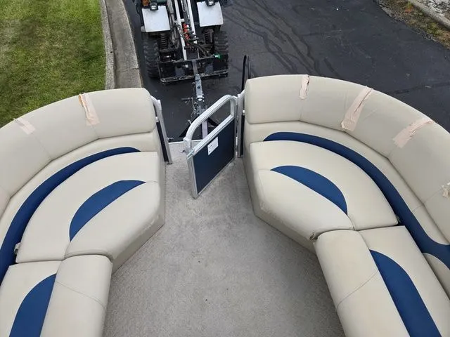 Slide: The Image of Lowe Ss 230 2014 - 24