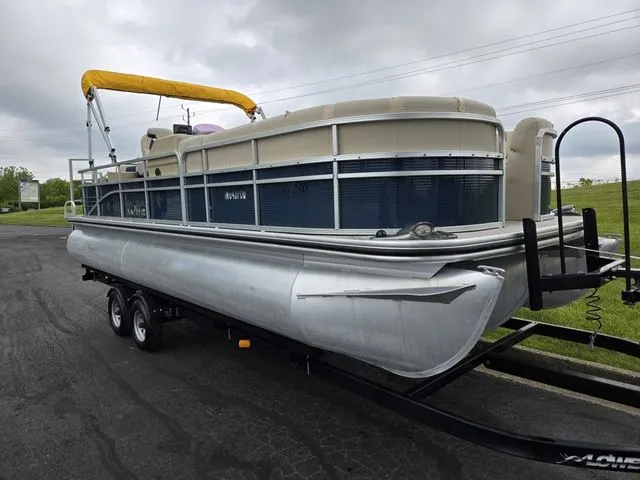 Slide: The Image of Lowe Ss 230 2014 - 6