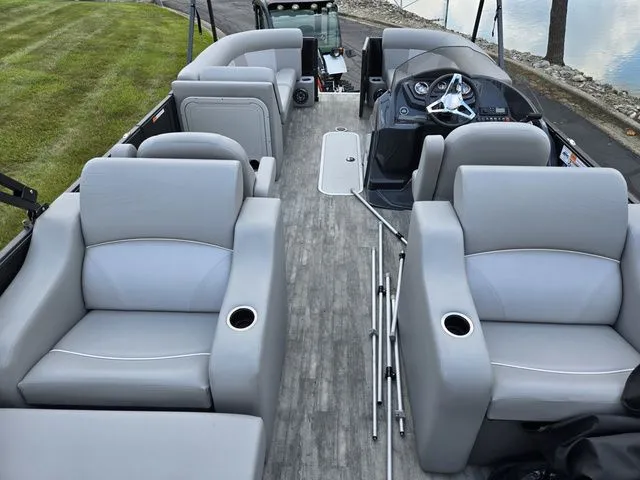 Slide: The Image of Crest Classic DLX 220 SLRC 2022 - 13