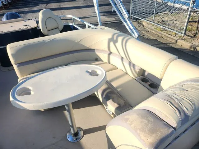 Slide: The Image of SunChaser Geneva Fish 22 Fish DLX 2018 - 16