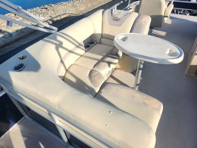 Slide: The Image of SunChaser Geneva Fish 22 Fish DLX 2018 - 22