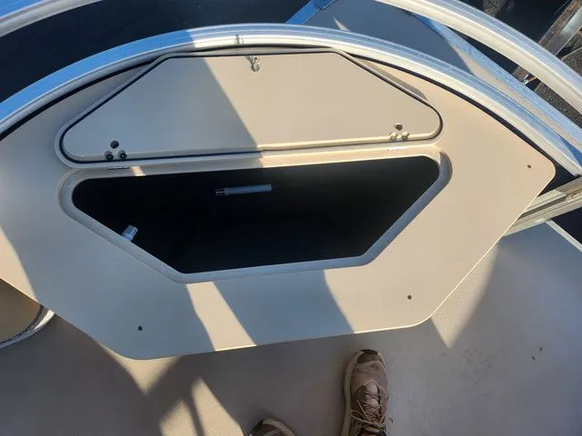 Slide: The Image of SunChaser Geneva Fish 22 Fish DLX 2018 - 26