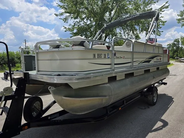 Slide: The Image of Sun Tracker Fishin' Barge 21 2006 - 6