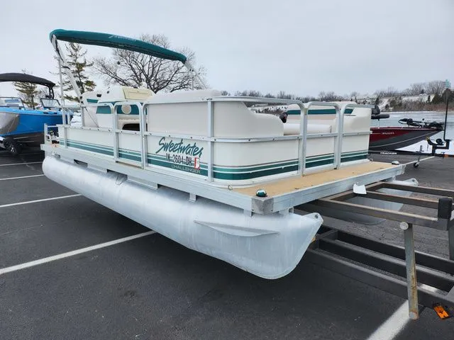 Slide: The Image of Sweetwater Challenger 180 CC 2000 - 9