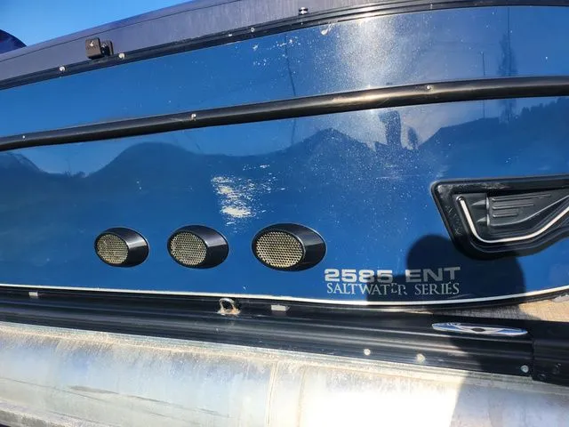 Slide: The Image of Avalon Catalina Entertainer 25' 2021 - 12