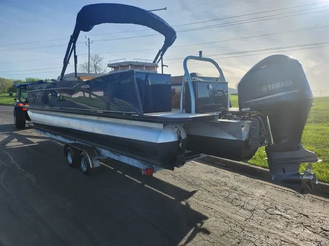 Slide: The Image of Avalon Catalina Entertainer 25' 2021 - 4