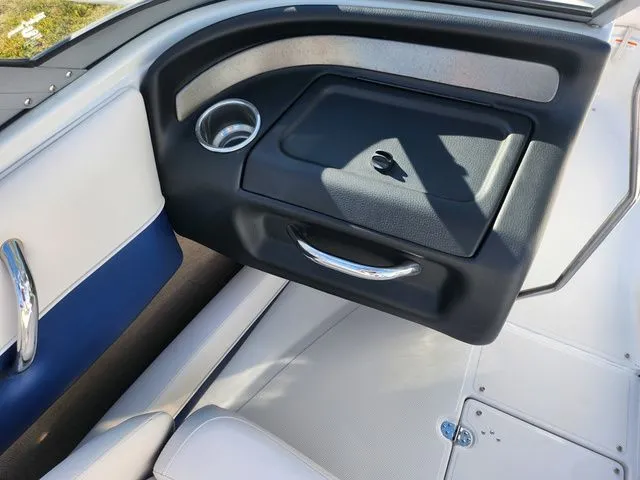 Slide: The Image of Crownline Boats BOWRIDER 195 SS 2012 - 13