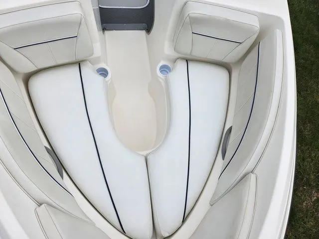 Slide: The Image of Bayliner Discovery 195 2007 - 17