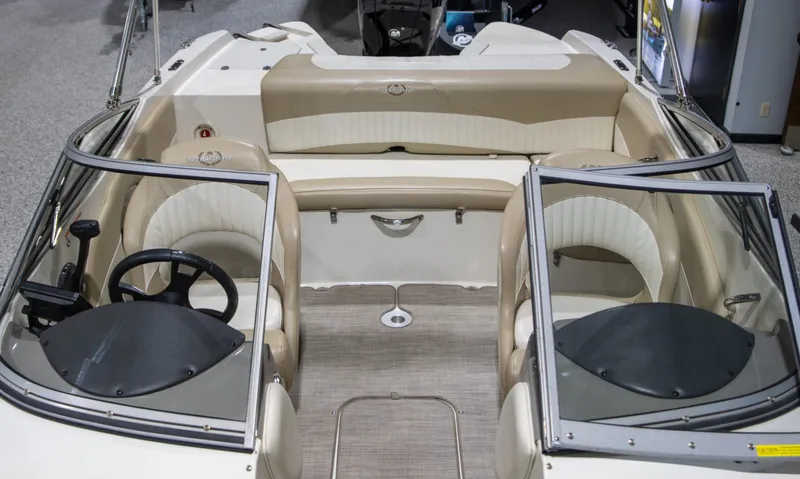 Slide: The Image of Stingray 204 LR Sport Deck 2018 - 3