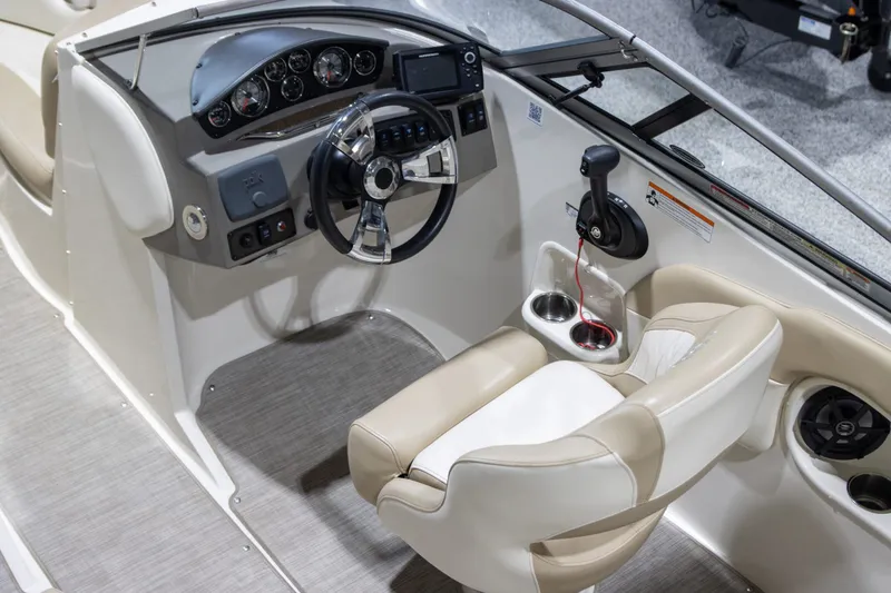 Slide: The Image of Stingray 204 LR Sport Deck 2018 - 5