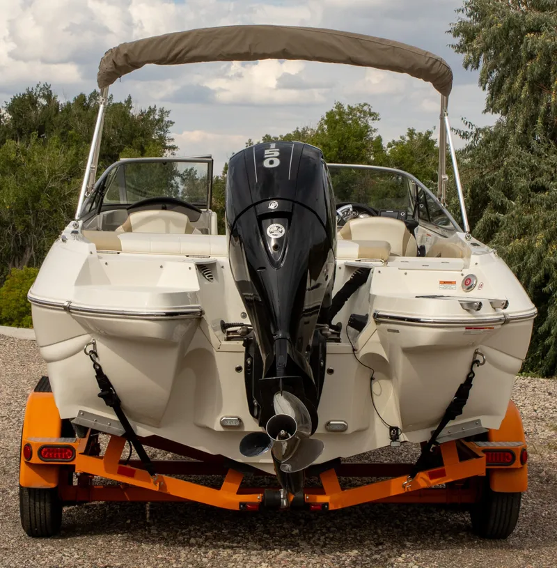 Slide: The Image of Stingray 204 LR Sport Deck 2018 - 9