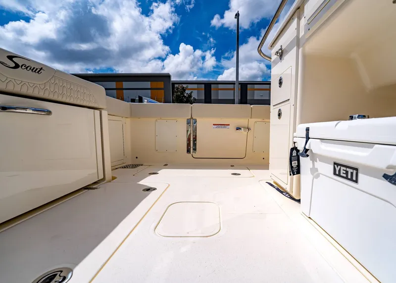 Slide: The Image of Scout 288 LXF 2026 - 16