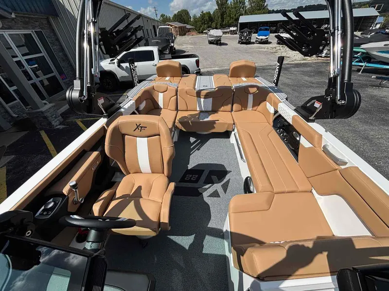 Slide: The Image of MasterCraft XT22 2026 - 11