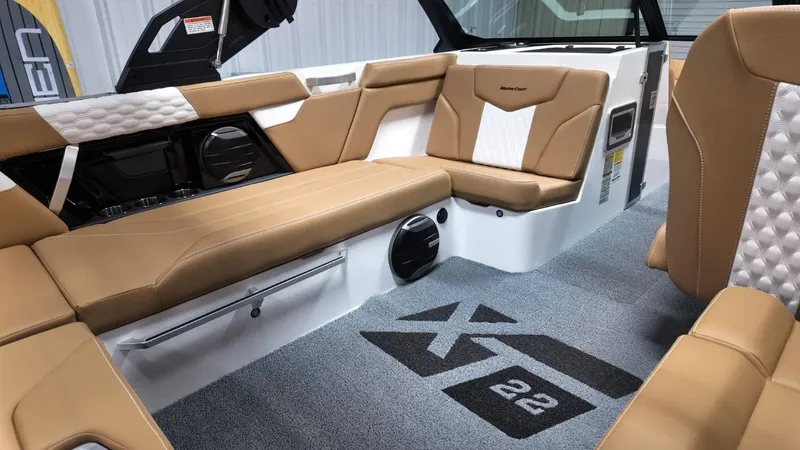 Slide: The Image of MasterCraft XT22 2026 - 15