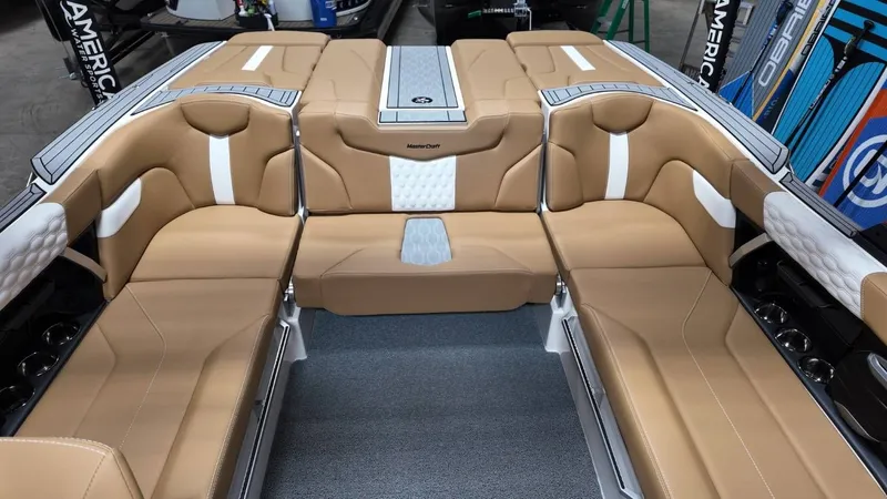 Slide: The Image of MasterCraft XT22 2026 - 17