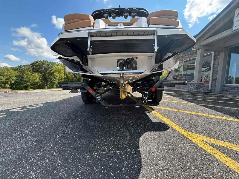 Slide: The Image of MasterCraft XT22 2026 - 4