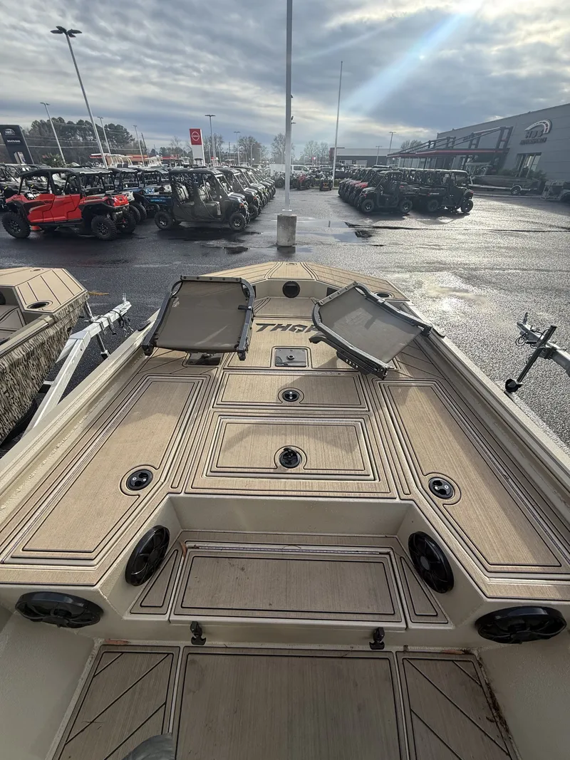 Slide: The Image of Thor Lake Hammer 1900CC 2025 - 18