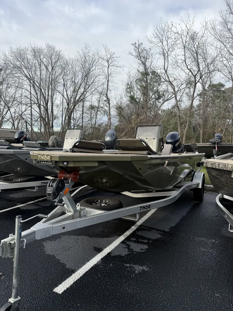 Slide: The Image of Thor Lake Hammer 1900CC 2025 - 5