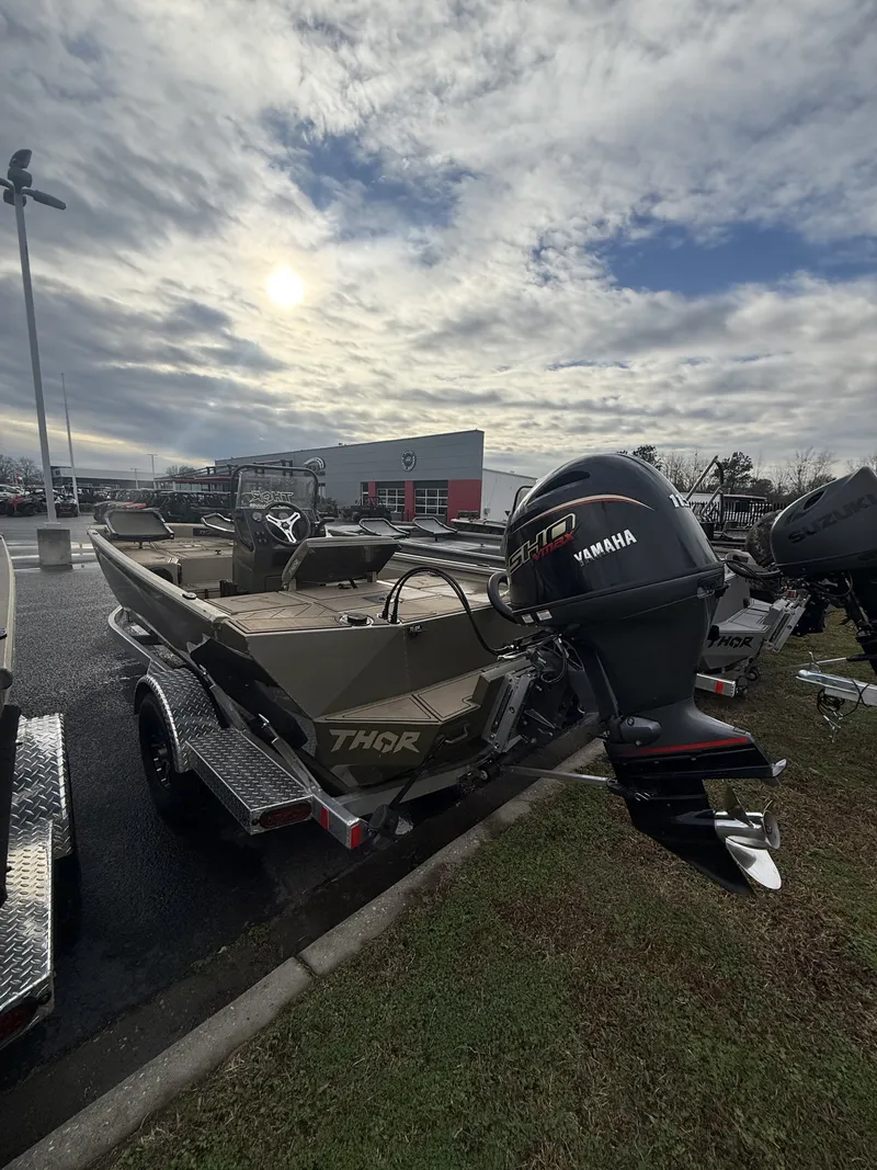 Slide: The Image of Thor Lake Hammer 1900CC 2025 - 8