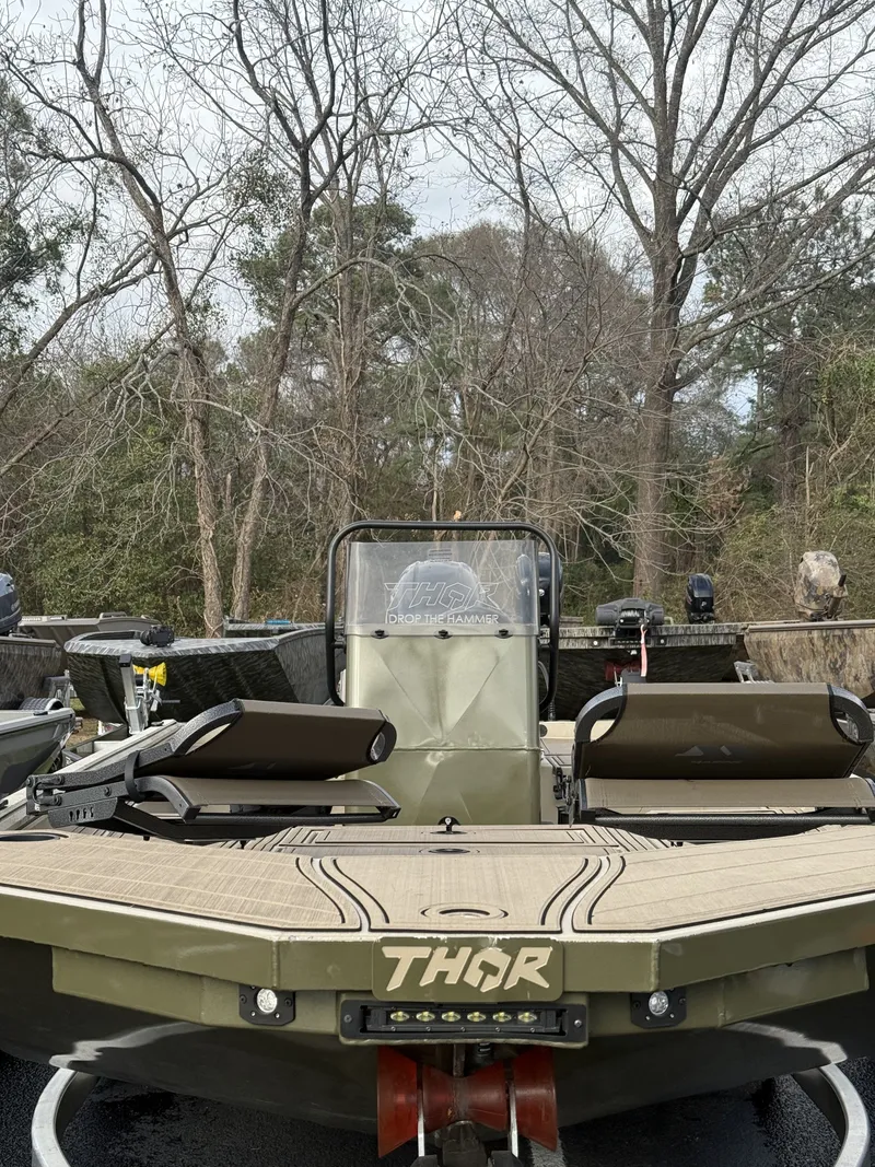 Slide: The Image of Thor Lake Hammer 1900CC 2025 - 9