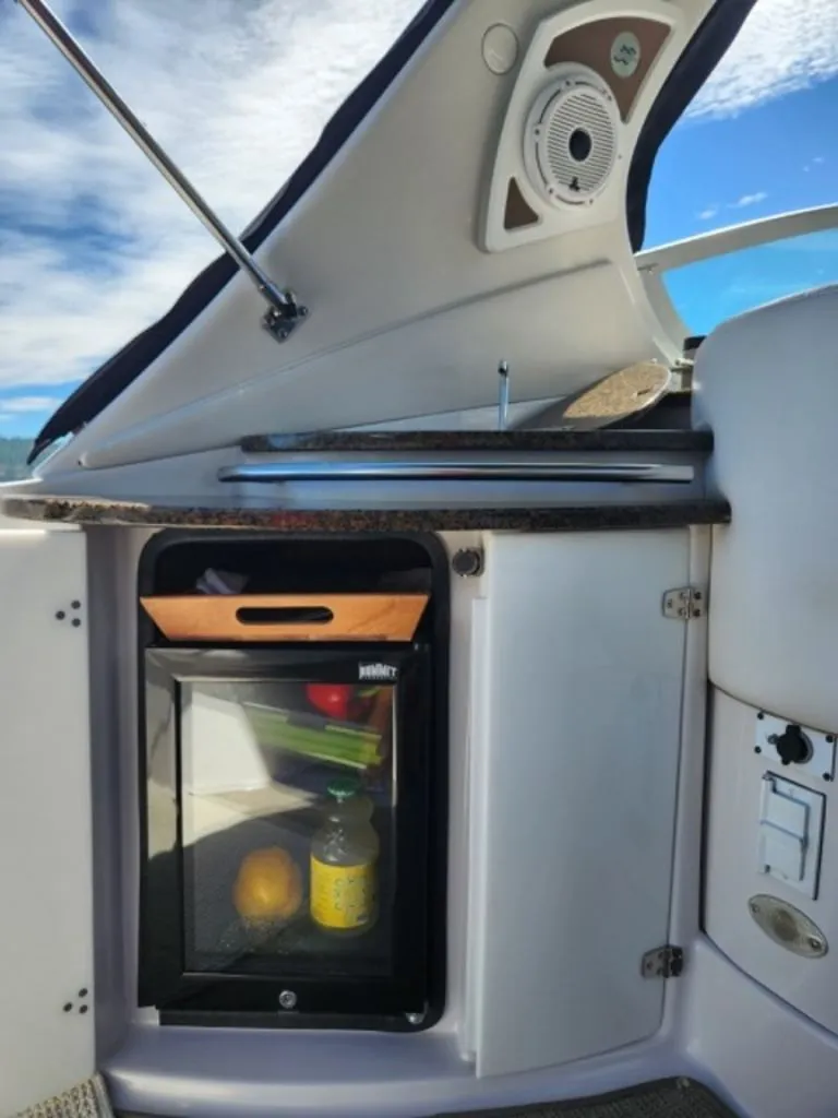 Slide: The Image of Four Winns 348 Vista 2006 - 15