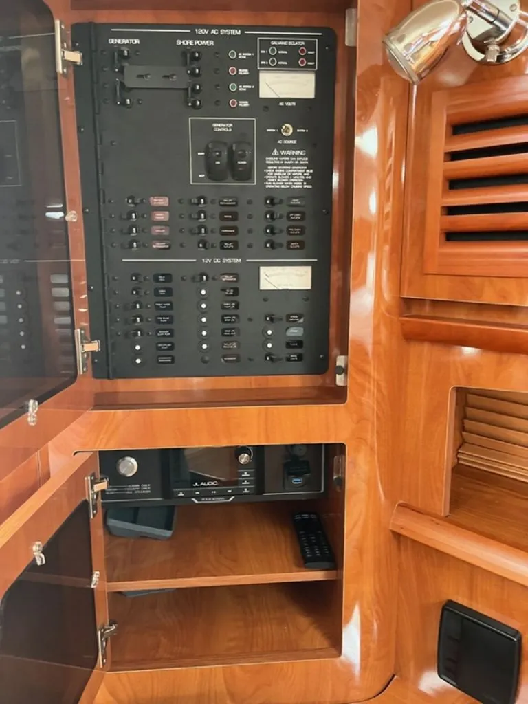 Slide: The Image of Four Winns 348 Vista 2006 - 25