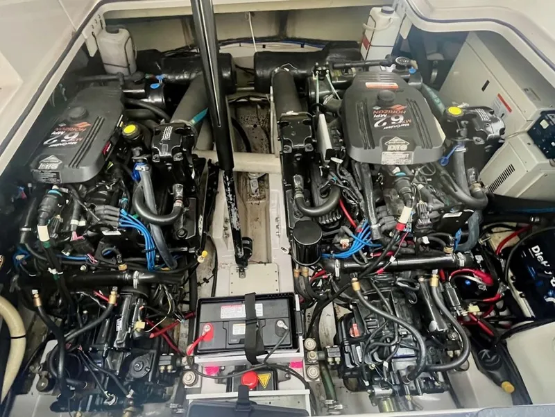 Slide: The Image of Four Winns 348 Vista 2006 - 31