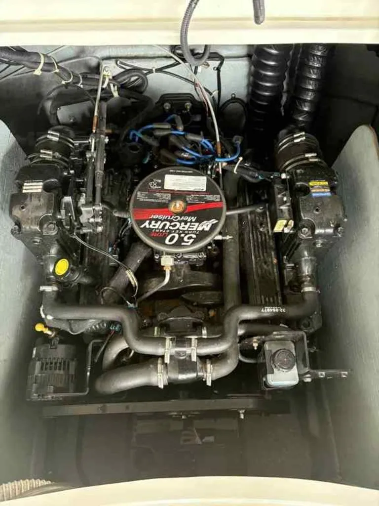 Slide: The Image of Bayliner 245 Bowrider 2008 - 13