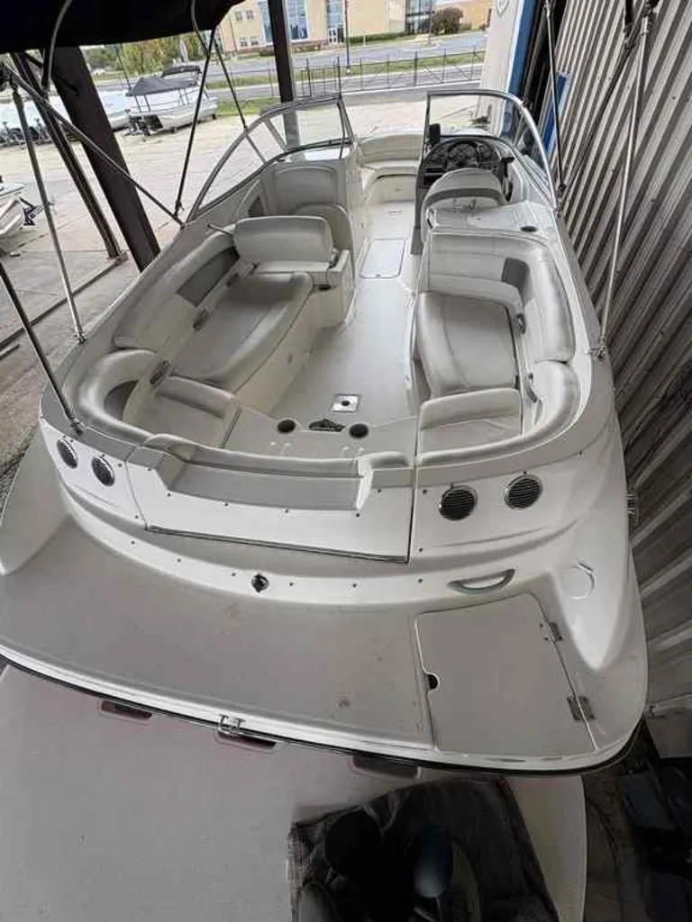Slide: The Image of Bayliner 245 Bowrider 2008 - 3