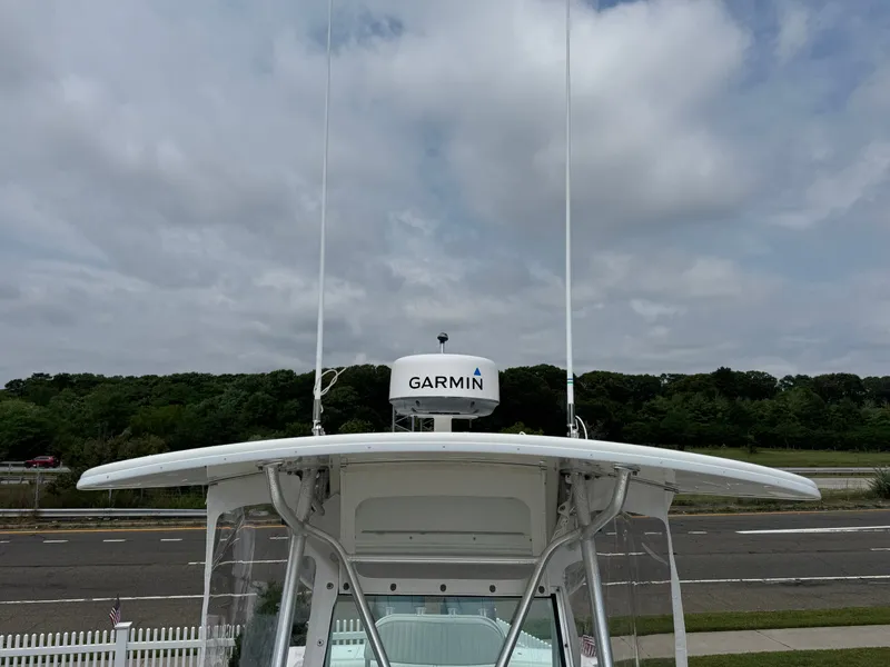 Slide: The Image of Regulator Marine 26 Forward Seating 2001 - 12