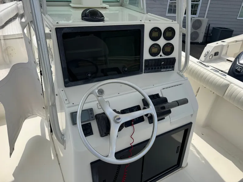 Slide: The Image of Regulator Marine 26 Forward Seating 2001 - 19